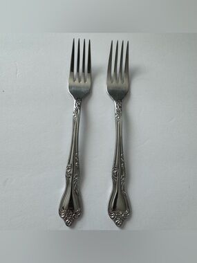 Classic Oneida Stainless Steel Dinner Forks - Silver (Set of 2)